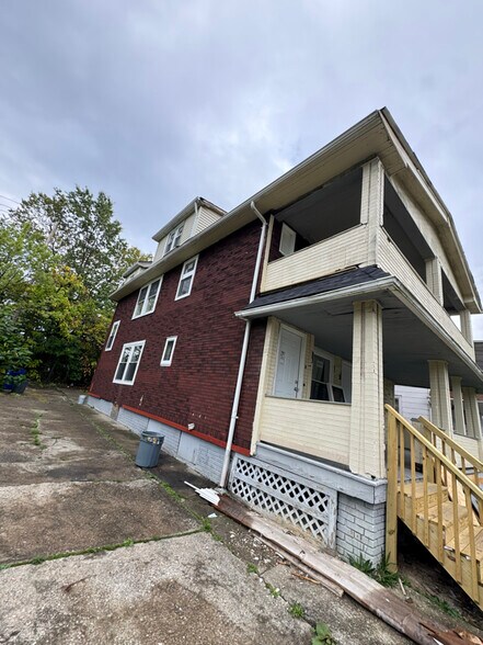 Primary Photo - 883 Alhambra Rd