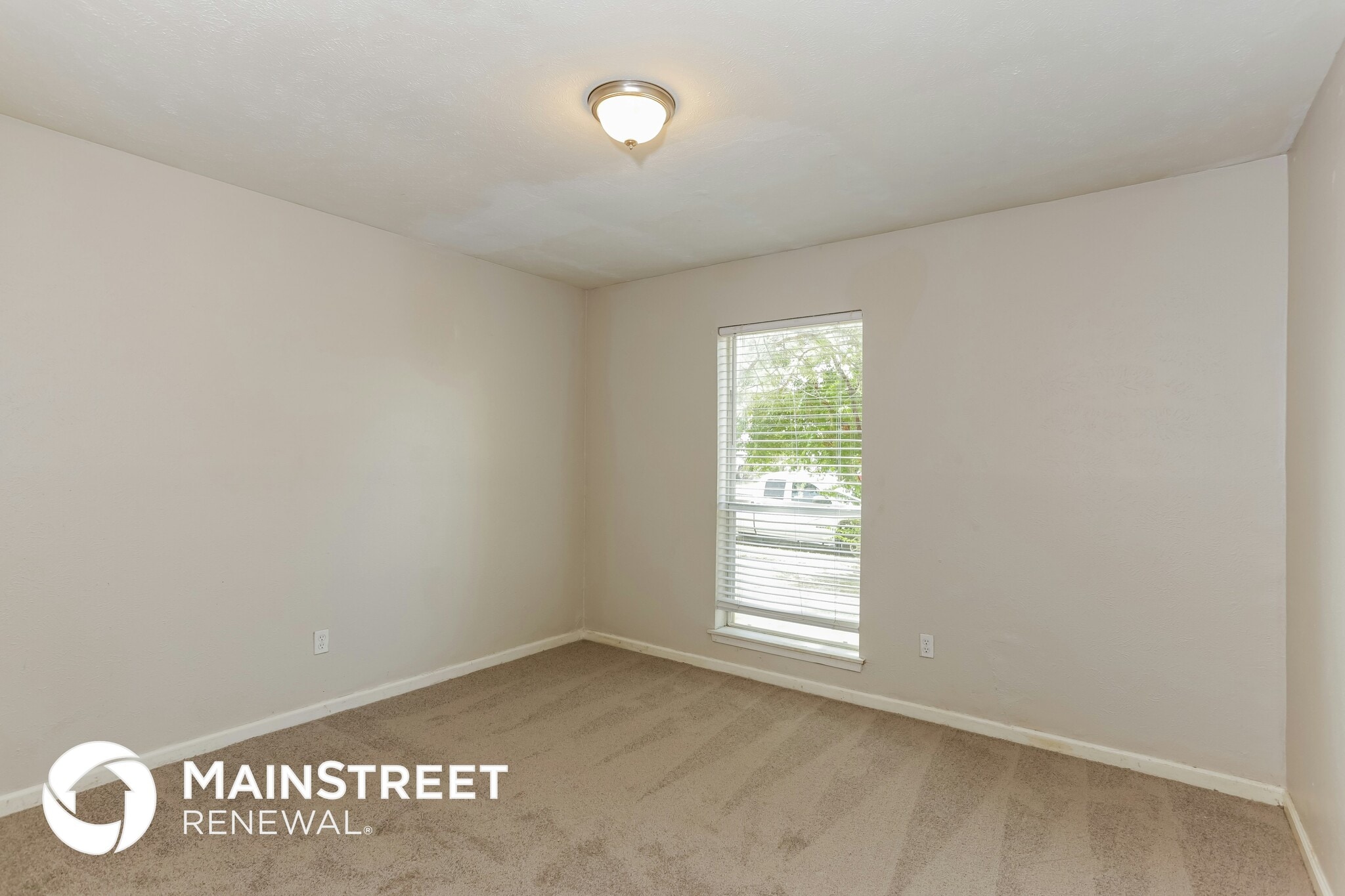 Building Photo - 817 Sandalwood Ln