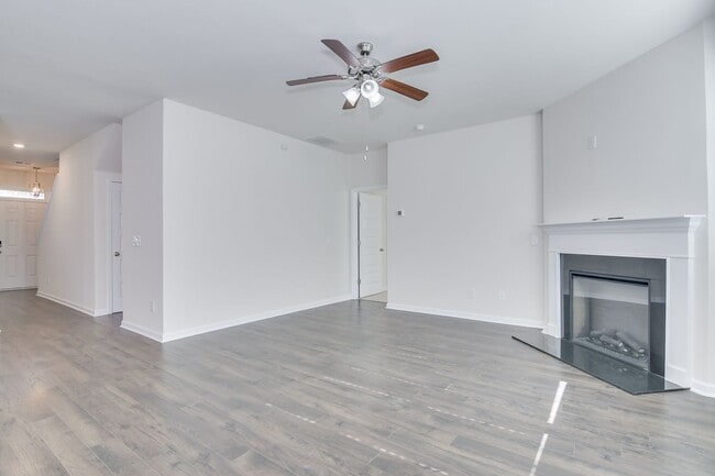 Building Photo - 1115 Sims Dr