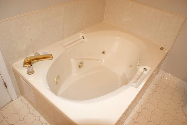 Building Photo - 6725 Ridge Moore Dr NW