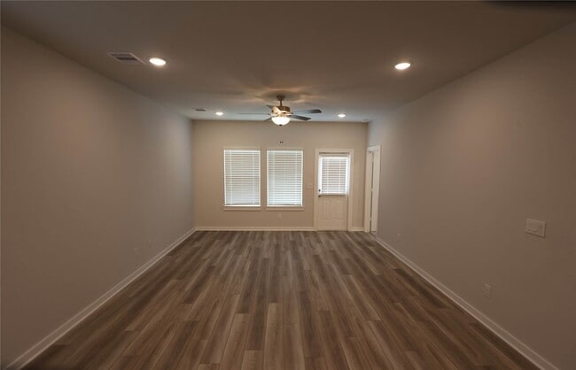 Building Photo - 8587 Blueberry Ash St