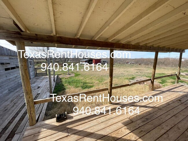 Building Photo - Country Life! Horse Lover's Dream 3/2 plus carport