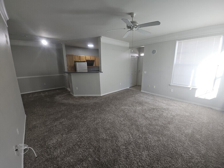 Building Photo - 3281 Soho St