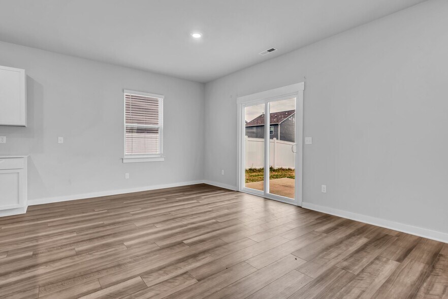 Building Photo - 1020 Baltusrol Ln