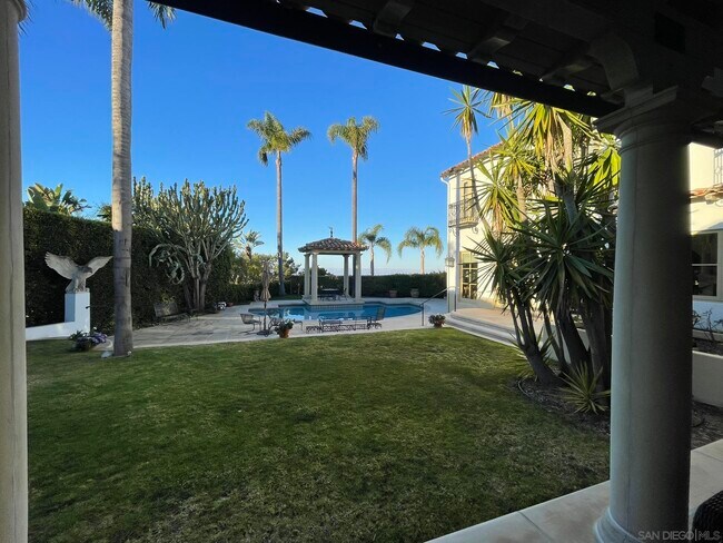 Building Photo - 6692 La Jolla Scenic S Dr