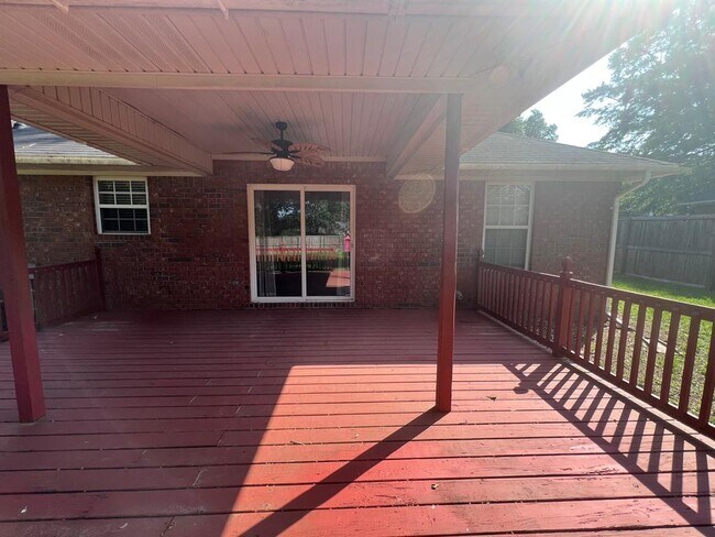 Building Photo - 3290 Valencia Dr