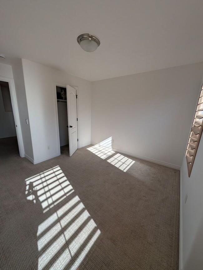 Building Photo - March Rent Free - Beautiful 3 Bedroom Condo for Rent in Draper