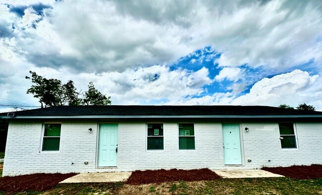 Building Photo - 722 Key St