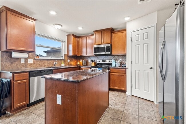 Building Photo - 3306 Lorne Dr