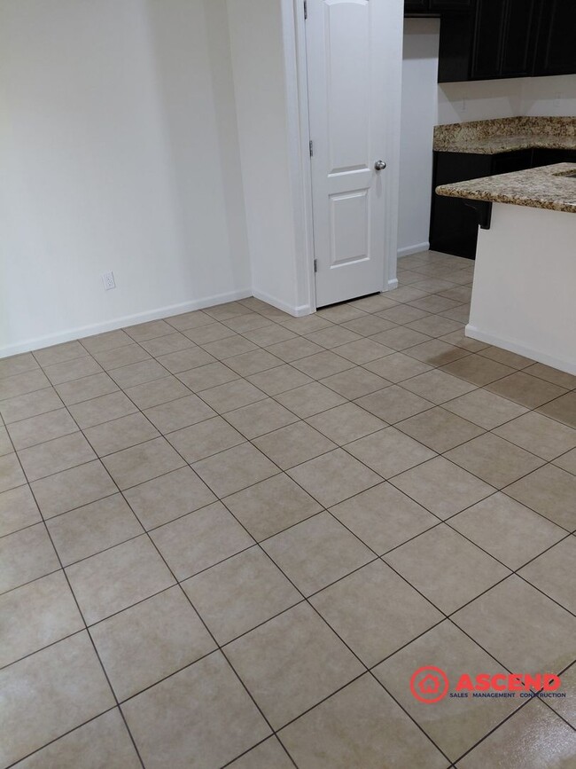Building Photo - Charming 3 bedroom Home In Southwest!