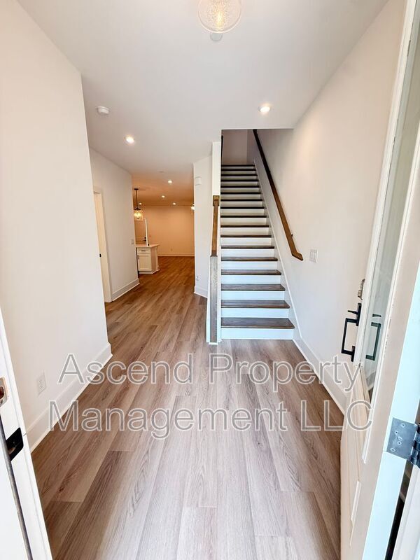 Building Photo - 118 Leggo Ave