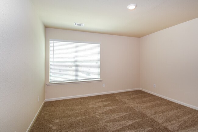 Building Photo - 132 Innis Brk Cir