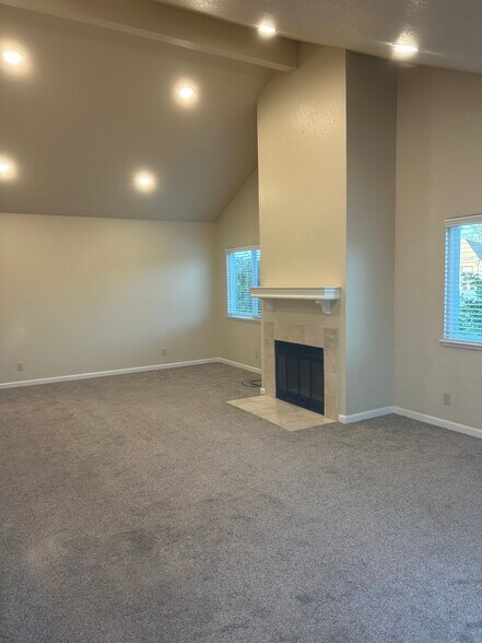 Building Photo - 2698 Westberry Dr