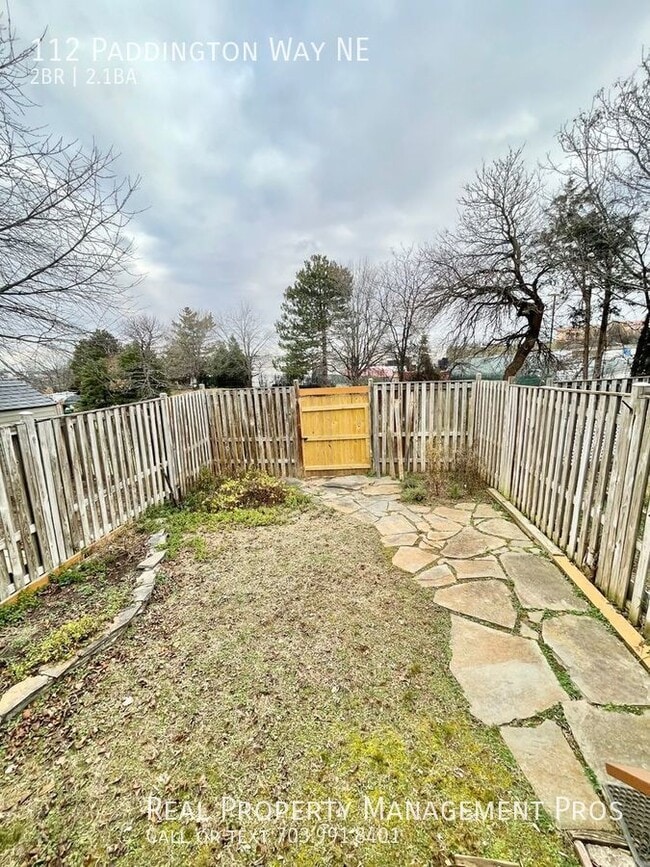 Building Photo - 112 Paddington Way NE