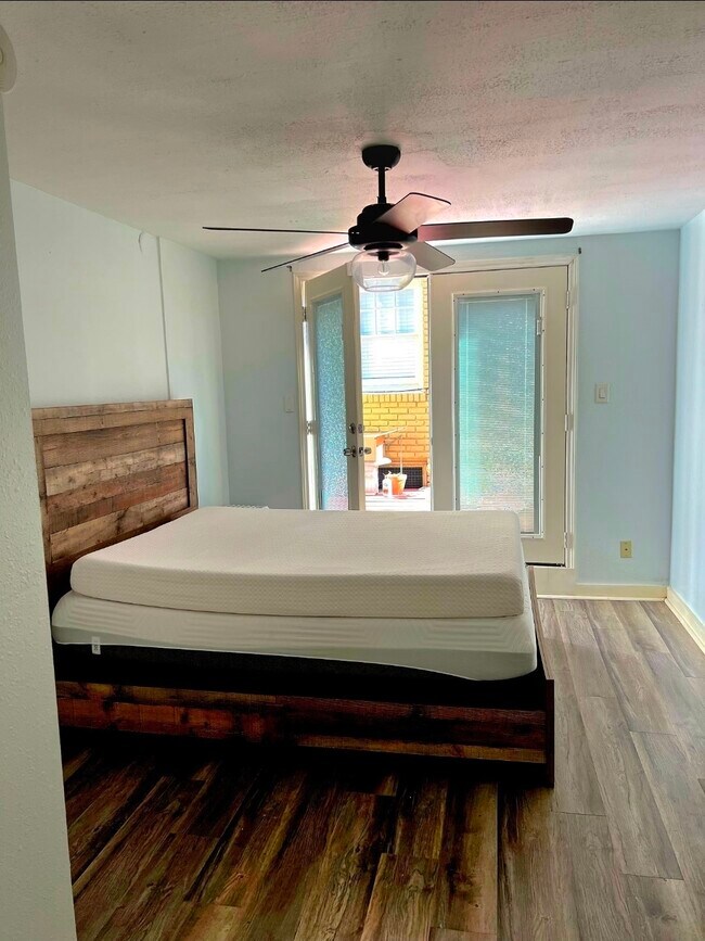 Building Photo - 2606 Stanford St