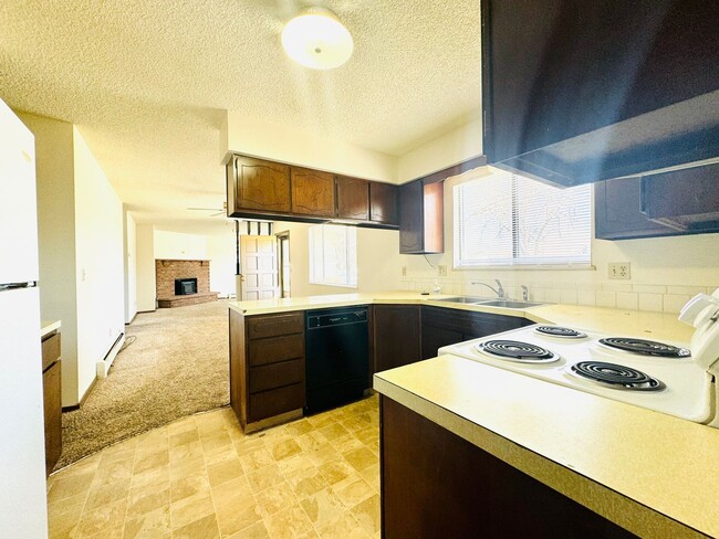 Building Photo - 1633 Elizabeth Ct