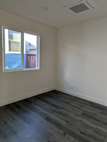 Building Photo - 1068 Billings Blvd