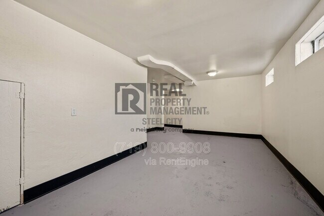 Building Photo - 909 W Evans Ave