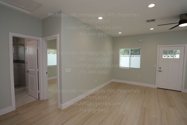 Building Photo - 9565 Mansor Ave