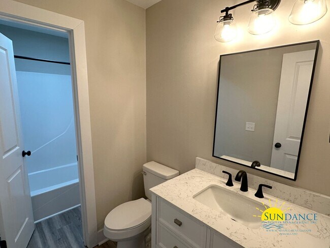 Building Photo - Fully Renovated Cul-de-sac Corner Lot Home in Fort Walton Beach!