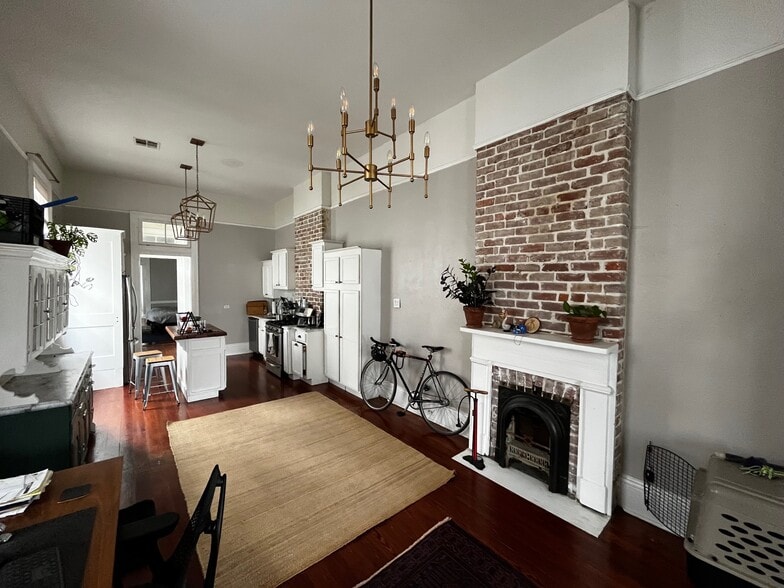 Building Photo - 604 Second St.