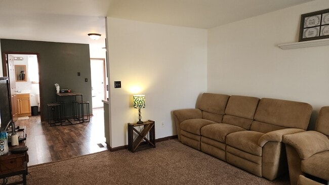 Building Photo - 8174 Birdsnest Dr