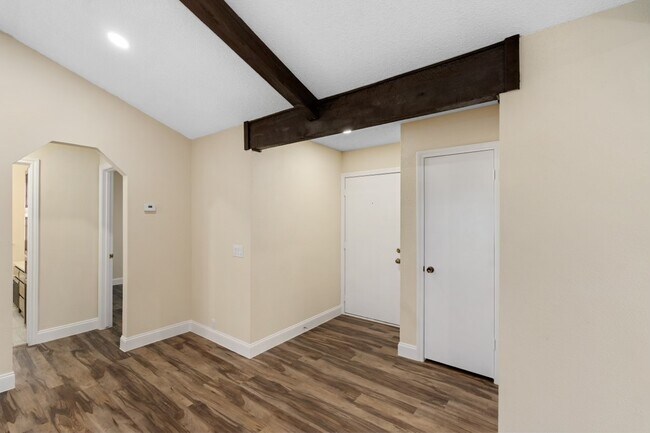 Building Photo - 1037 Alicia Ln