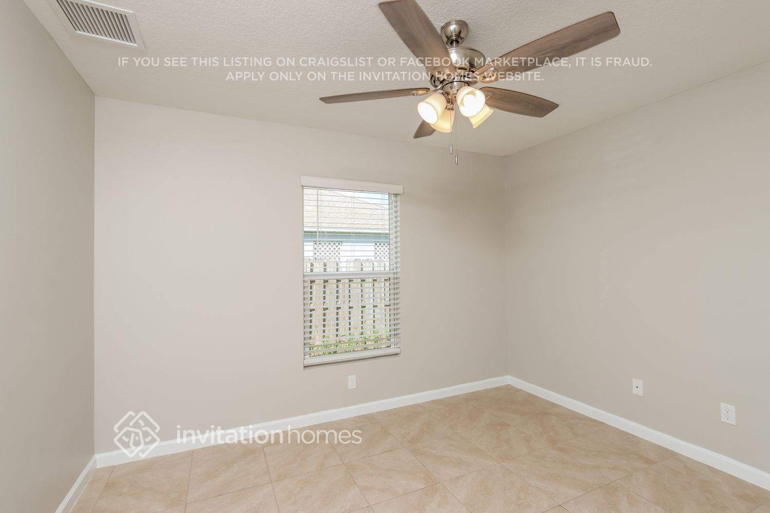 Building Photo - 555 NW North Macedo Blvd