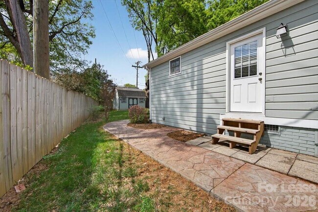 Building Photo - 3920 Haven Dr