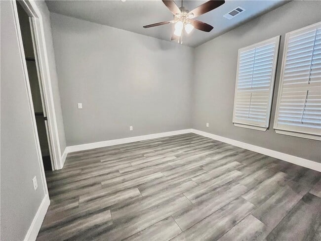 Building Photo - 2601 N Quinlan Park Rd