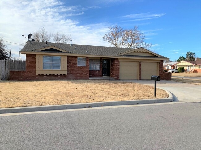 Building Photo - 1001 SE Alta Ln