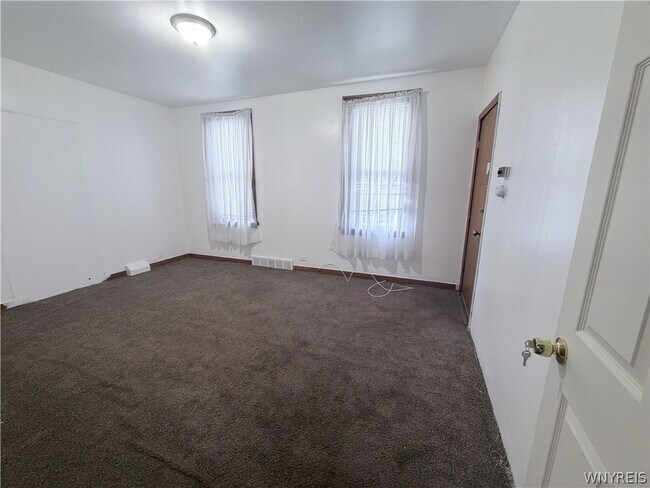 Building Photo - 901 South Park Ave