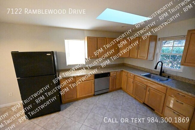 Building Photo - 7122 Ramblewood Dr