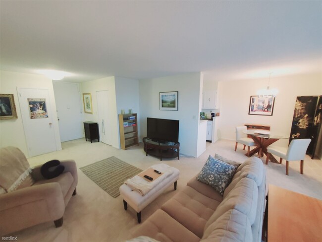 Building Photo - 1 br, 1 bath Condo - 44 Strawberry Hill Av...