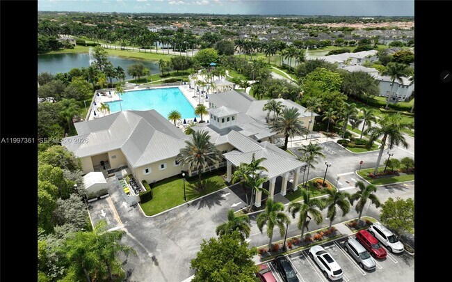 Building Photo - 343 NE 36th Terrace