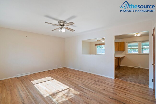 Building Photo - Students Welcome! 3 Bedroom Ranch with Big Back Yard