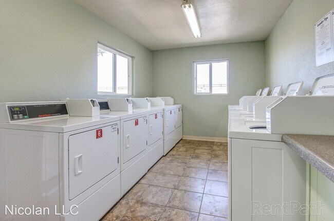 Building Photo - 1701 N Palo Verde Dr