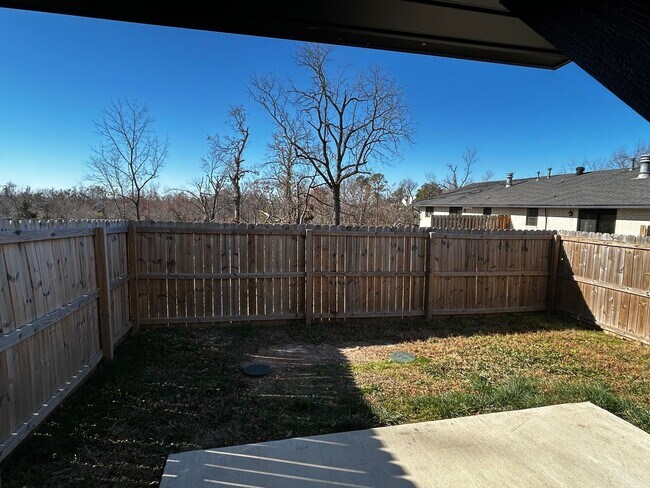 Building Photo - Water Included - Newer 2 Bedroom 1.5 Bathroom Town Home Now Pre-leasing with Upcoming move in!!!!