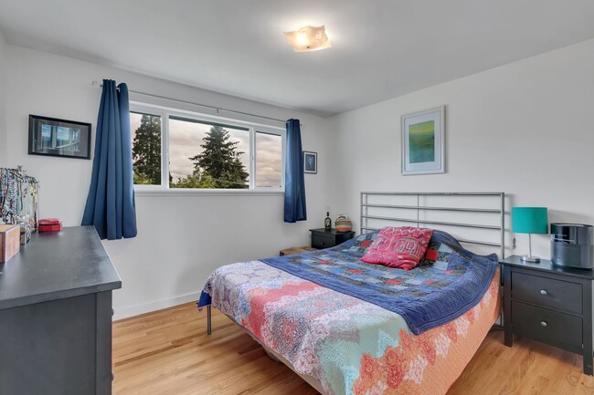 Building Photo - Panoramic View Living in Des Moines