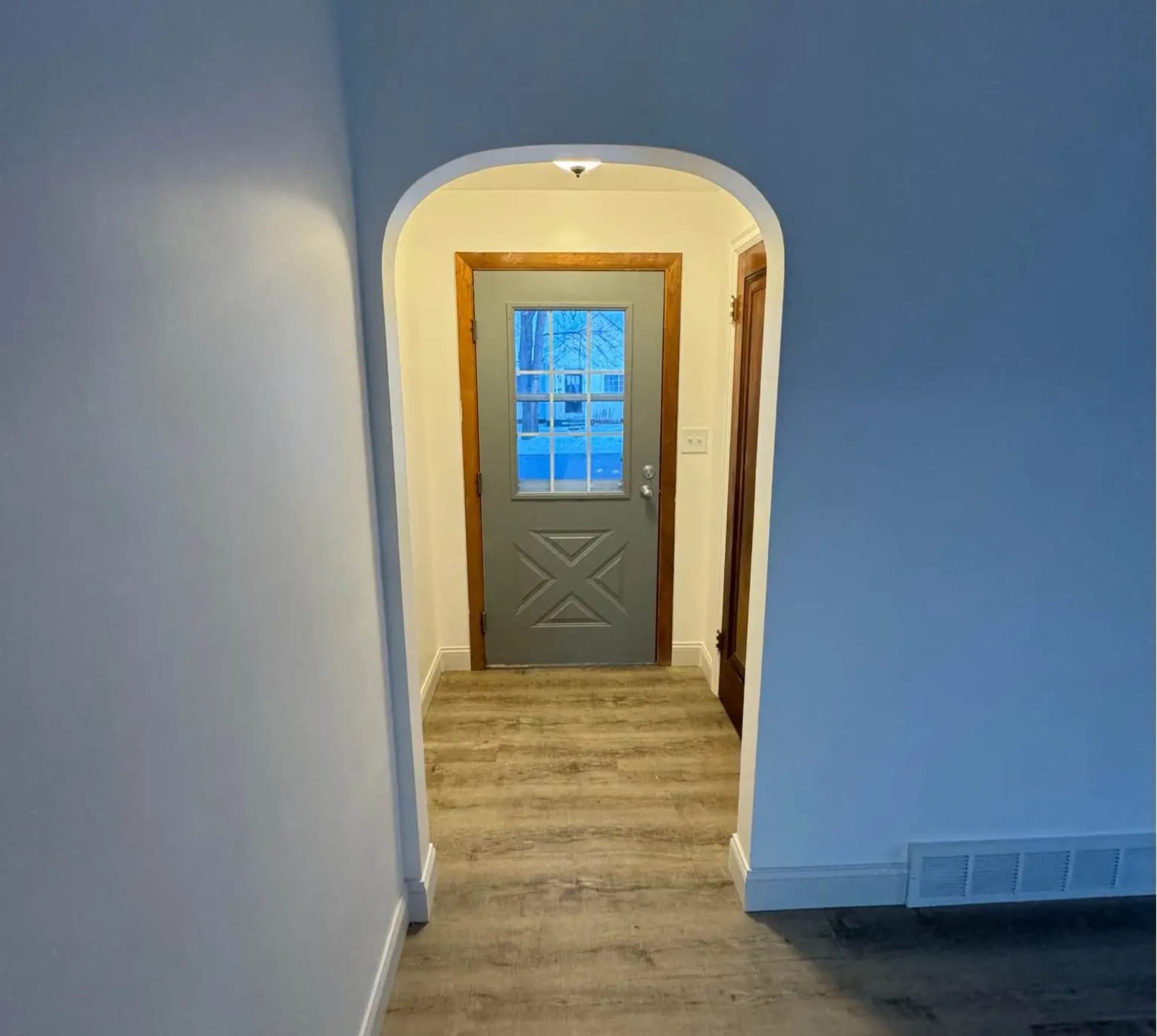 Building Photo - 1006 N 1st Ave