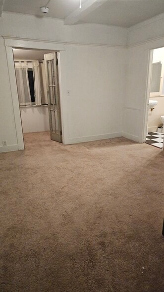 Building Photo - 314 W Ave 43