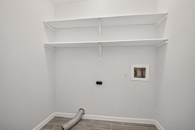 Building Photo - 10383 Briar Forest Dr