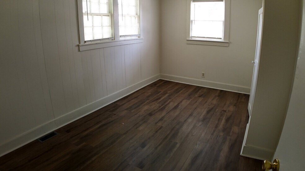 Building Photo - 104 Otis St