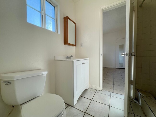 Building Photo - Available April 2026: Three Bedroom, Two Bathroom Baldwin Park House