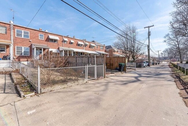 Building Photo - 114 Riverthorn Rd
