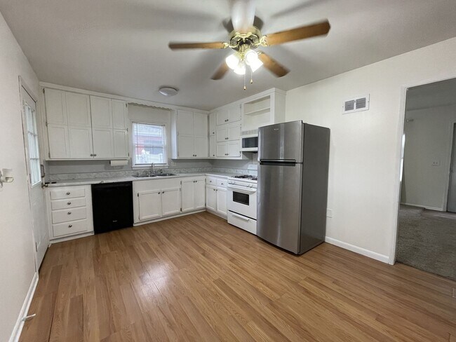 Building Photo - 4303 S 61st Ave