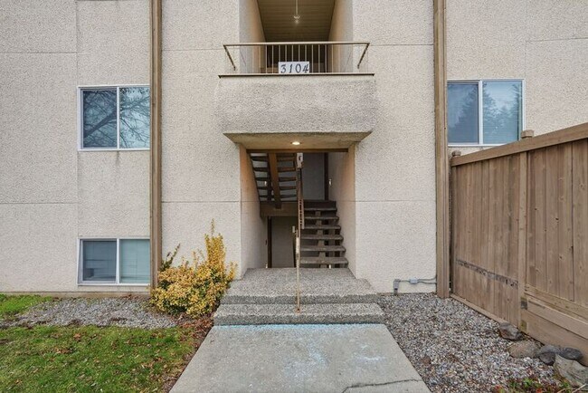 Building Photo - 3104 E 27th Ave