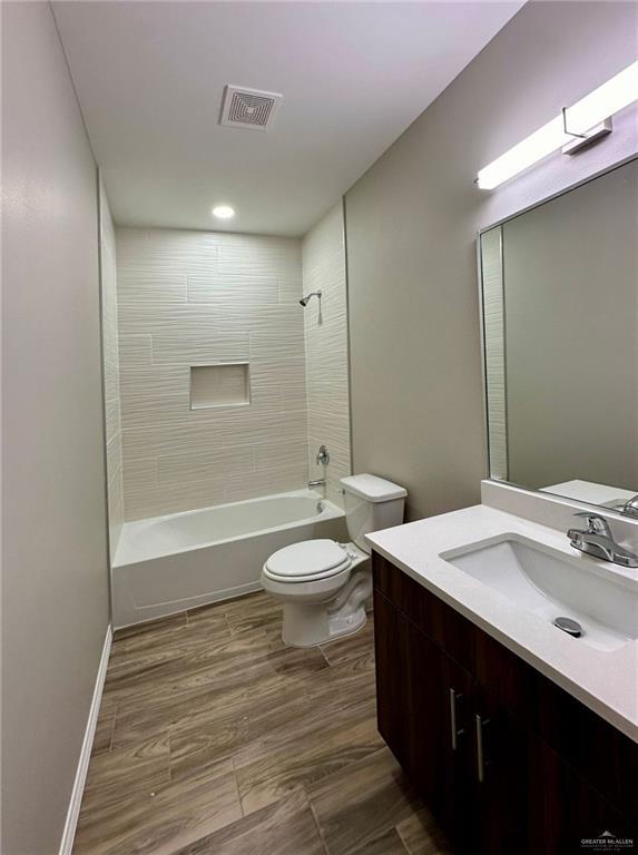 Building Photo - 17 E Walnut Ave