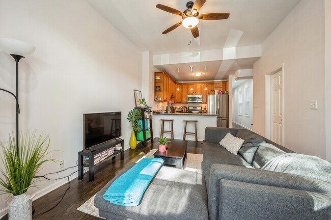 Building Photo - 1234 W Huron St