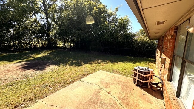 Building Photo - 812 SE 15th St